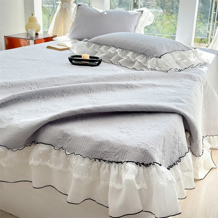 91家纺网 家纺一手货源 找家纺 金喜 2025新款韩版木棉纯色床盖双层蕾丝边夹棉床盖-星梦系列 星梦-松灰