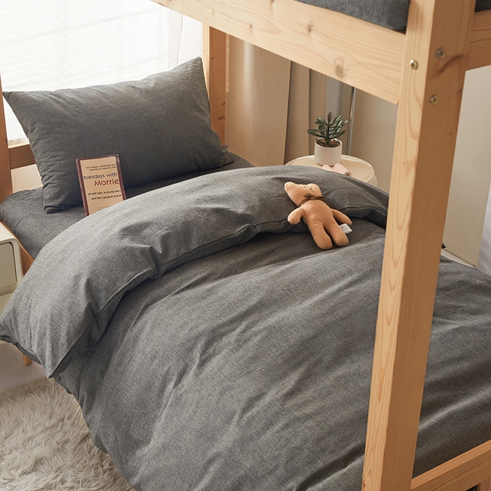 91家纺网 家纺一手货源 找家纺 水洗的故事 2025新款开学季色织水洗棉学生宿舍三件套 深灰素色