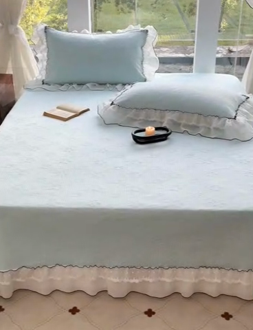 91家纺网 家纺一手货源 找家纺 金喜 2025新款韩版木棉纯色床盖双层蕾丝边夹棉床盖-星梦系列 星梦-蔚蓝