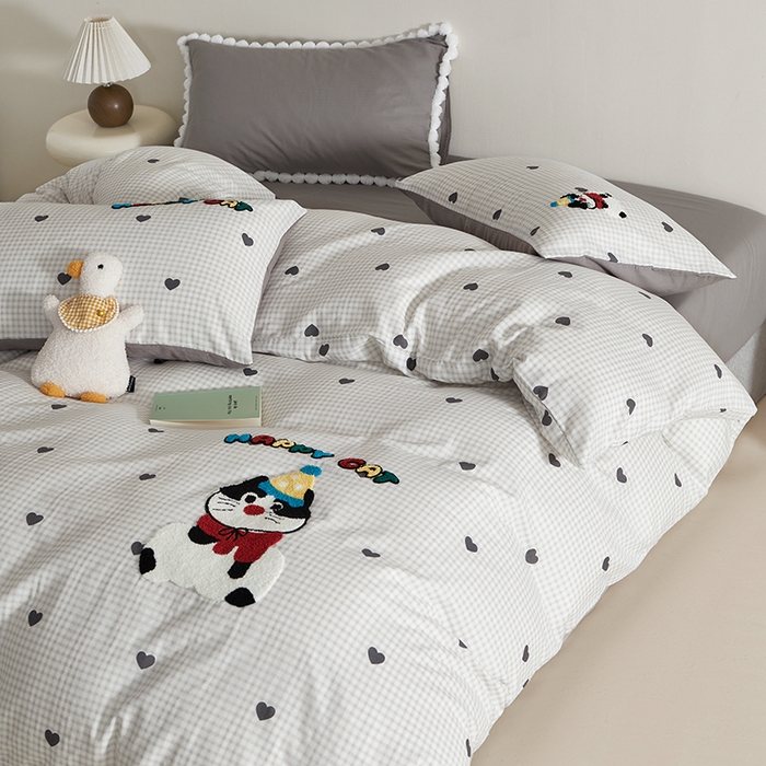 91家纺网 家纺一手货源 找家纺 怡家居 2025新款全棉双层纱可爱卡通毛巾绣四件套 萌趣猫