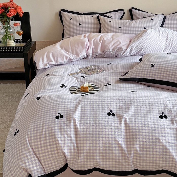 91家纺网 家纺一手货源 找家纺 优悦生活馆2025新款全棉纯棉水洗棉刺绣四件套 紫格-樱桃