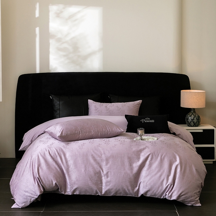 91家纺网 家纺一手货源 找家纺 立奥被业 2025新款60支全棉贡缎提花四件套 芊芊紫