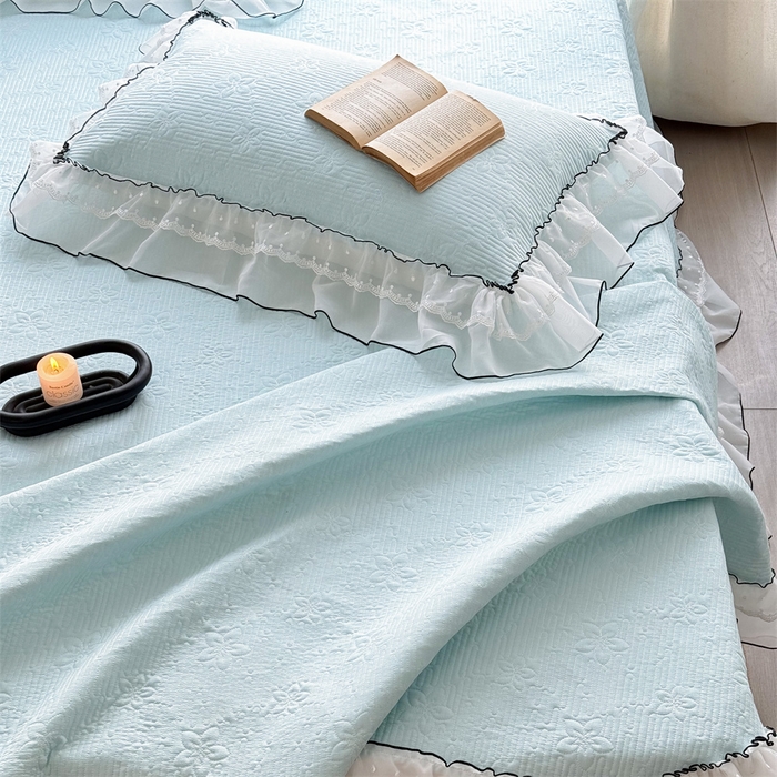 91家纺网 家纺一手货源 找家纺 金喜 2025新款韩版木棉纯色床盖双层蕾丝边夹棉床盖-星梦系列 星梦-蔚蓝