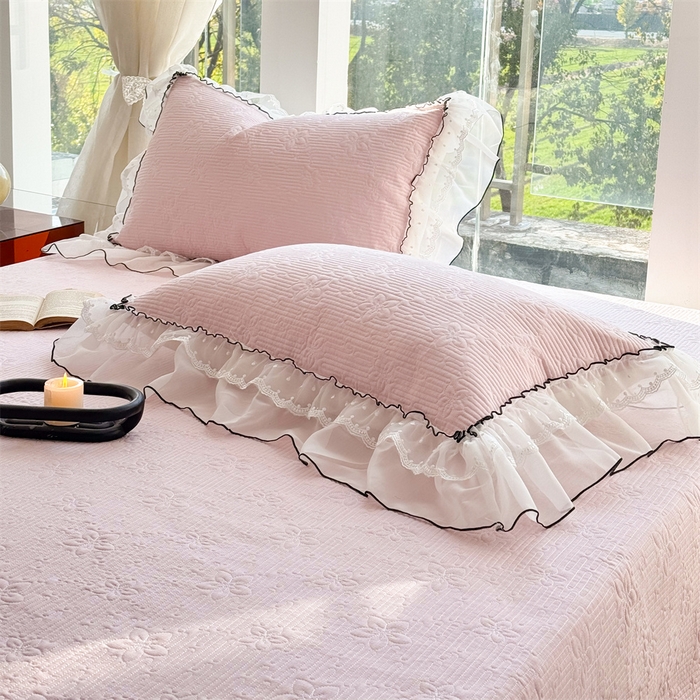 91家纺网 家纺一手货源 找家纺 金喜 2025新款韩版木棉纯色床盖双层蕾丝边夹棉床盖-星梦系列 星梦-桃夭