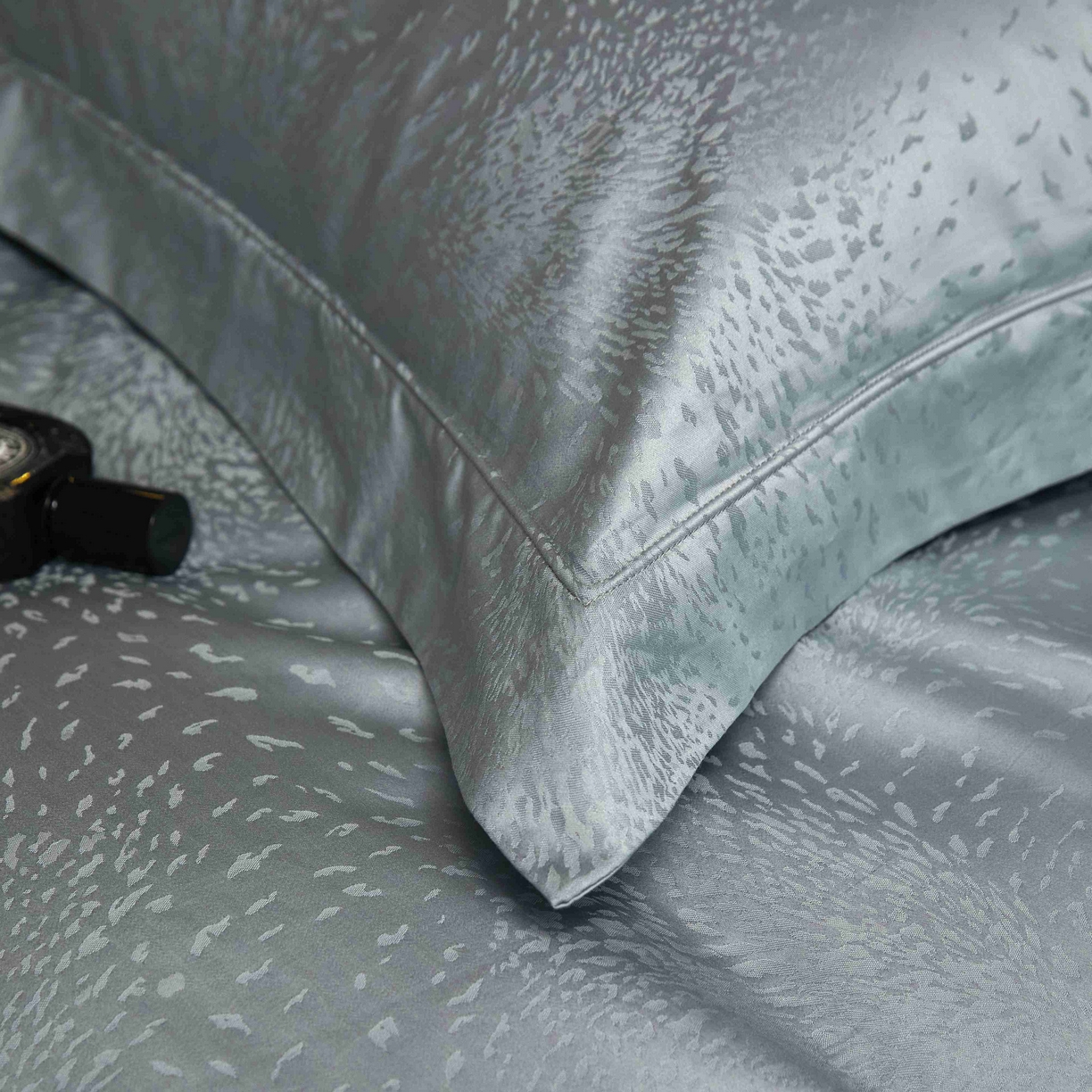 91家纺网 家纺一手货源 找家纺 榻尚家居 2025春夏新款长绒棉全棉纯棉贡缎提花手工立体埋绳工艺四件套 星耀（天空蓝）