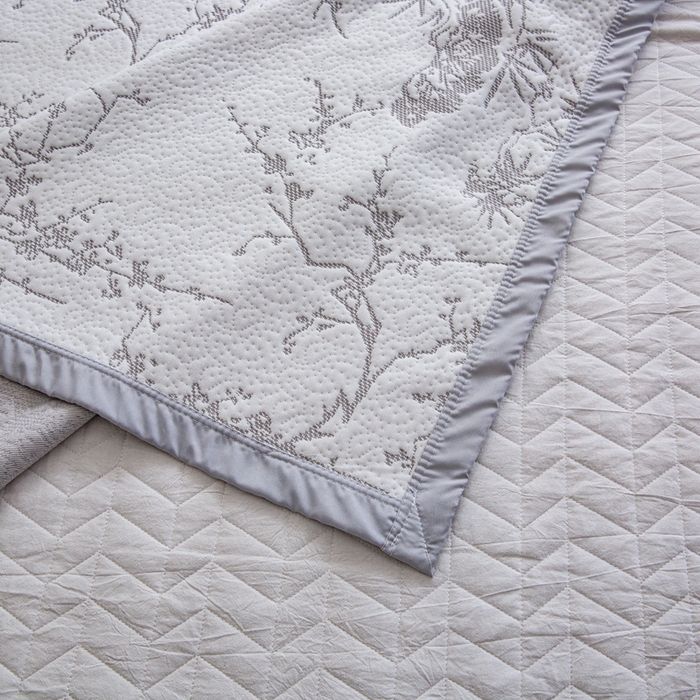 91家纺网 家纺一手货源 找家纺 柏薇 2025新款A类针织棉提花夏被空调被薄被子多功能盖毯 秘境花园