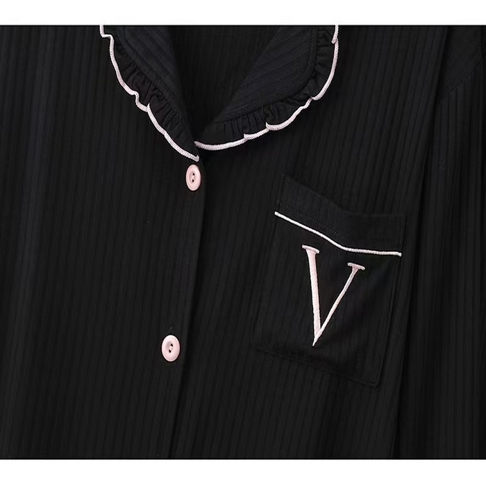 91家纺网 家纺一手货源 找家纺 洛兰沙家居馆【只代发】【只代发】 2025新款外贸欧美风8*5宽坑条莫代尔睡衣女春夏秋开衫翻领短袖长裤家居服 黑色