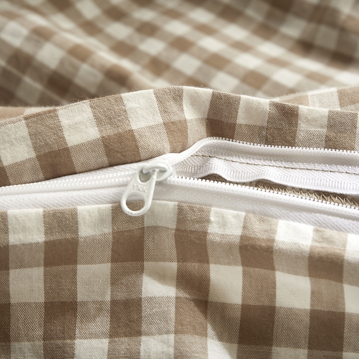 91家纺网 家纺一手货源 找家纺 水洗的故事 2025新款开学季色织水洗棉学生宿舍三件套 浅咖小格