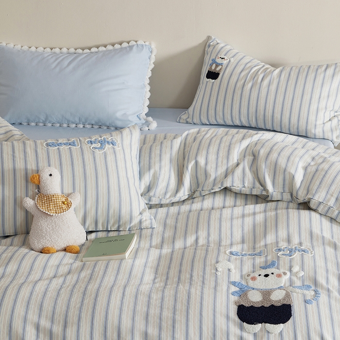 91家纺网 家纺一手货源 找家纺 怡家居 2025新款全棉双层纱可爱卡通毛巾绣四件套 晚安熊