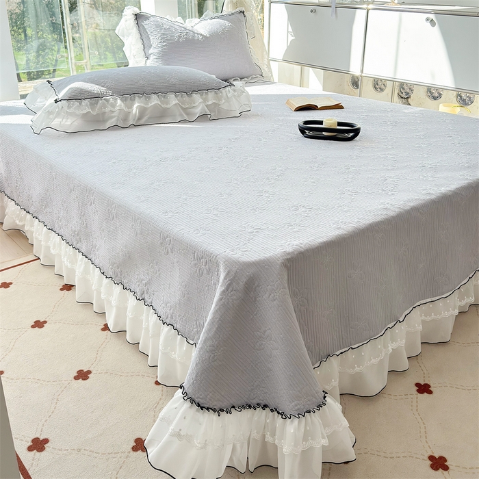 91家纺网 家纺一手货源 找家纺 金喜 2025新款韩版木棉纯色床盖双层蕾丝边夹棉床盖-星梦系列 星梦-松灰