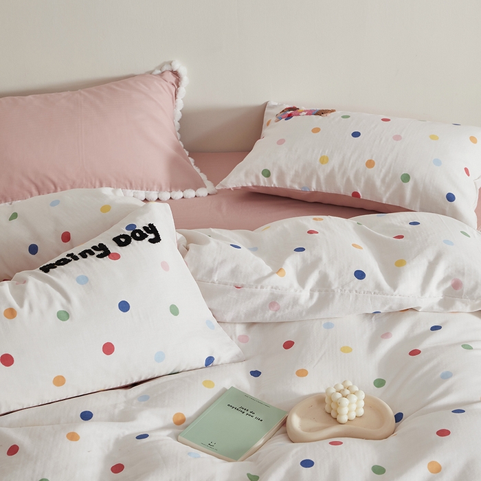 91家纺网 家纺一手货源 找家纺 怡家居 2025新款全棉双层纱可爱卡通毛巾绣四件套 点点小淘气