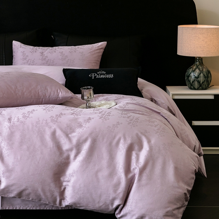 91家纺网 家纺一手货源 找家纺 立奥被业 2025新款60支全棉贡缎提花四件套 芊芊紫