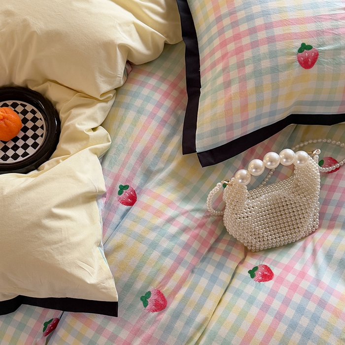 91家纺网 家纺一手货源 找家纺 优悦生活馆2025新款全棉纯棉水洗棉刺绣四件套 彩虹格-草莓