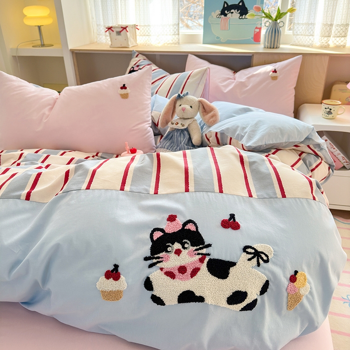 91家纺网 家纺一手货源 找家纺 娜娜 2025新款全棉立体毛巾绣四件套 派对猫咪