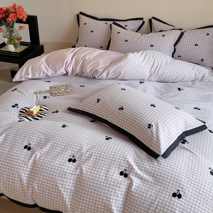 91家纺网 家纺一手货源 找家纺 优悦生活馆2025新款全棉纯棉水洗棉刺绣四件套 紫格-樱桃