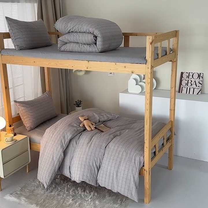 91家纺网 家纺一手货源 找家纺 水洗的故事 2025新款开学季色织水洗棉学生宿舍三件套 赫本灰