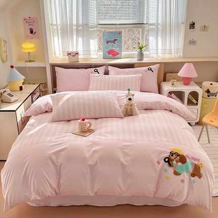 91家纺网 家纺一手货源 找家纺 娜娜 2025新款全棉立体毛巾绣四件套 快乐小狗