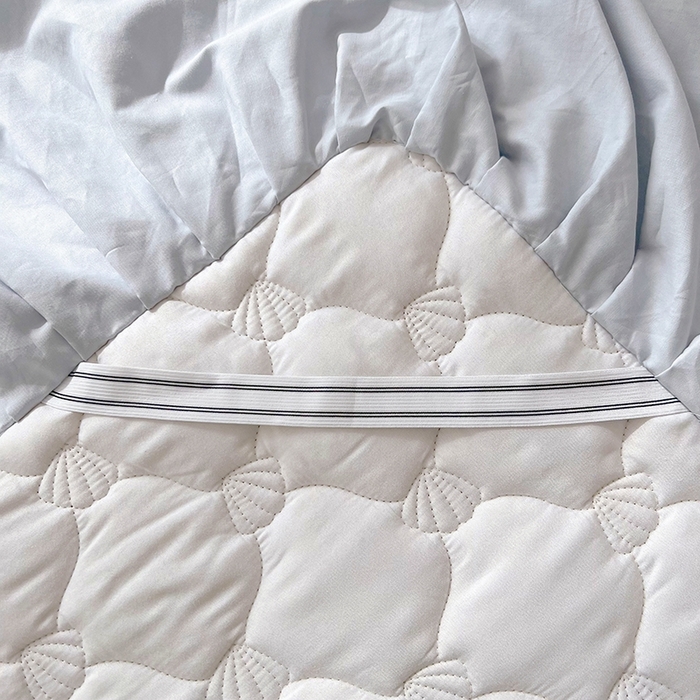 91家纺网 家纺一手货源 找家纺 笠裙2025新款纯棉防水隔尿夹棉加厚床裙-贝壳系列 贝壳冰川灰