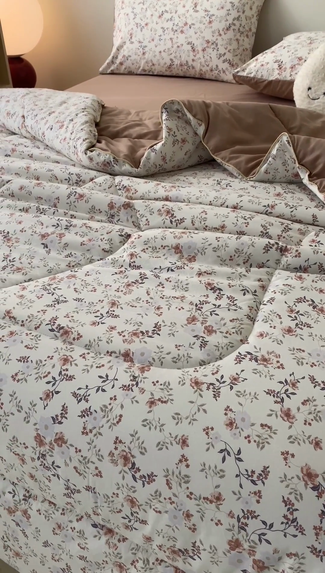 91家纺网 家纺一手货源 找家纺 宜家坊 2025新款水洗棉糯小棉夏被夏被四件套四季被春秋被单人学生双人被子被芯 浅花忆梦