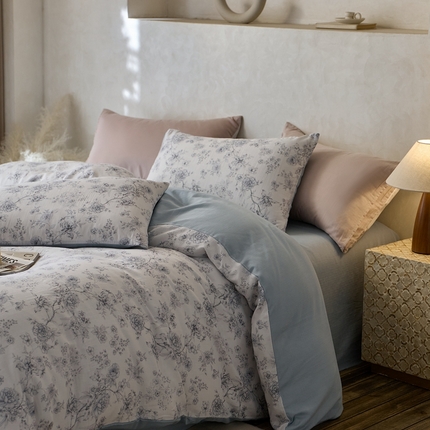 91家纺网 家纺一手货源 找家纺 时年家纺 2025零汗纱™数码印花系列套件 微风与花-蓝