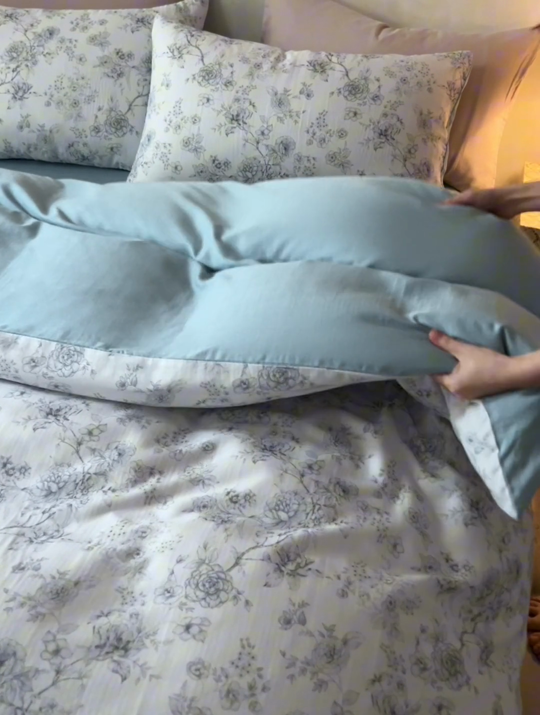 91家纺网 家纺一手货源 找家纺 时年家纺 2025零汗纱™数码印花系列套件 微风与花-蓝