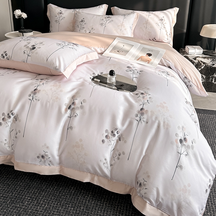 91家纺网 家纺一手货源 找家纺 金阳光家纺 2025新款高级简奢款莱赛尔数码印宽边四件套（带礼盒包装） 浮光落影