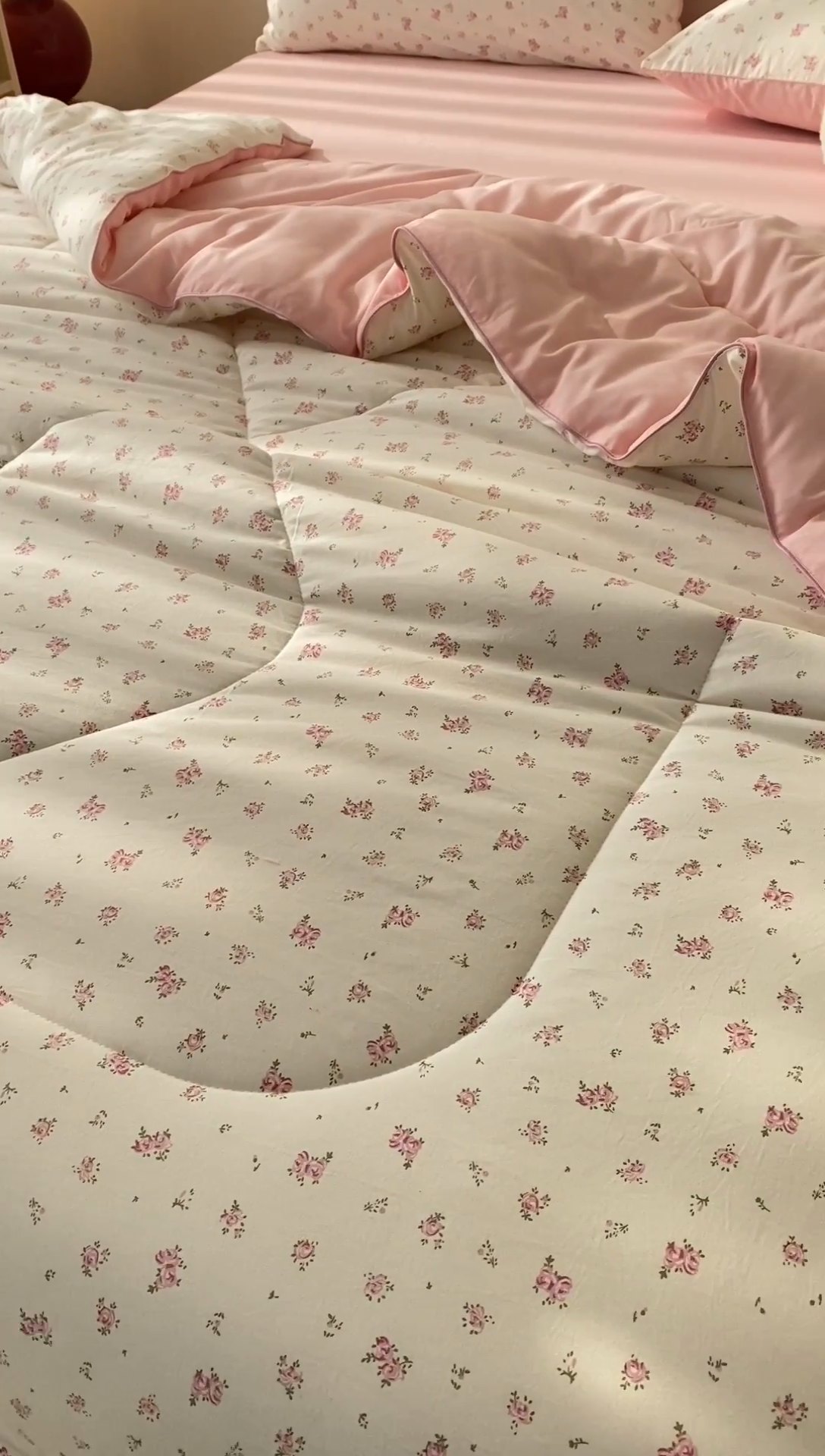 91家纺网 家纺一手货源 找家纺 宜家坊 2025新款水洗棉糯小棉夏被夏被四件套四季被春秋被单人学生双人被子被芯 田园小花粉