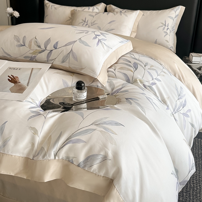 91家纺网 家纺一手货源 找家纺 金阳光家纺 2025新款高级简奢款莱赛尔数码印宽边四件套（带礼盒包装） 春晓雨梦