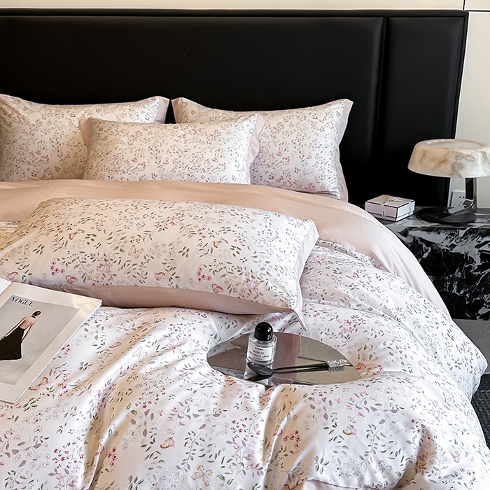 91家纺网 家纺一手货源 找家纺 金阳光家纺 2025新款高级简奢款莱赛尔数码印宽边四件套（带礼盒包装） 吟禾暮