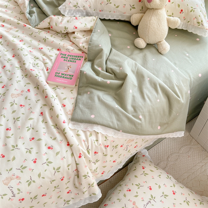 91家纺网 家纺一手货源 找家纺 被窝家纺 2025新款全棉花边大豆夏被四件套 樱花趣
