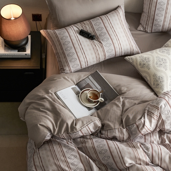 91家纺网 家纺一手货源 找家纺 时年家纺 2025零汗纱™数码印花系列套件 逸彩-咖