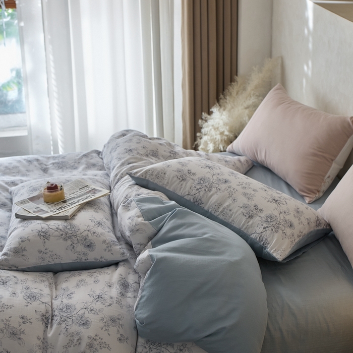 91家纺网 家纺一手货源 找家纺 时年家纺 2025零汗纱™数码印花系列套件 微风与花-蓝