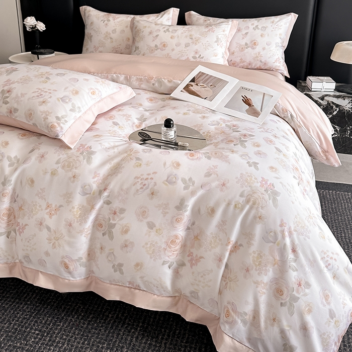 91家纺网 家纺一手货源 找家纺 金阳光家纺 2025新款高级简奢款莱赛尔数码印宽边四件套（带礼盒包装） 念池粉