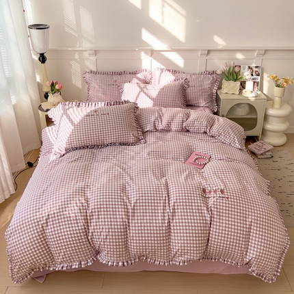 91家纺网 家纺一手货源 找家纺 （总）2025新款高克重立体臻棉法式韩版毛巾绣四件套-草莓之恋