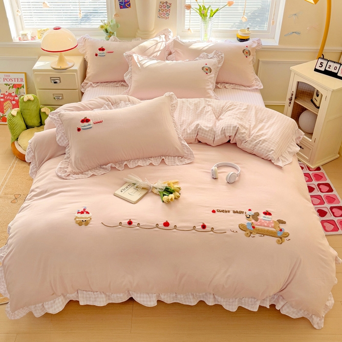 91家纺网 家纺一手货源 找家纺 2025新款高克重立体臻棉法式韩版毛巾绣四件套-腊肠狗 腊肠狗-浅粉