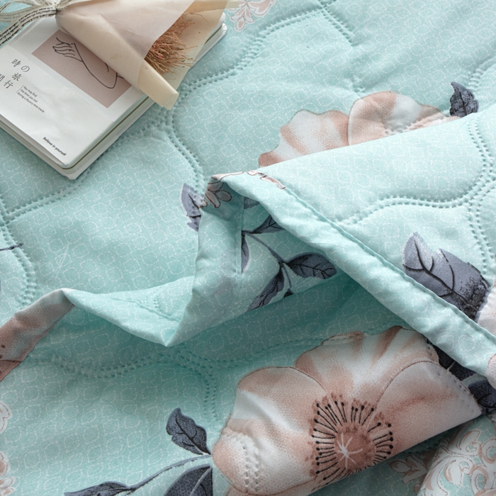 91家纺网 家纺一手货源 找家纺 诗雅纺织 2025新款亲肤绒夏被超声波压花礼品被 温情花语