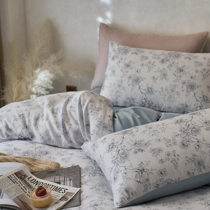 91家纺网 家纺一手货源 找家纺 时年家纺 2025零汗纱™数码印花系列套件 微风与花-蓝