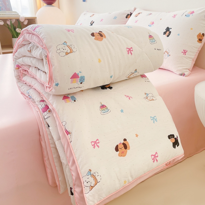 91家纺网 家纺一手货源 找家纺 宜家坊 2025新款水洗棉糯小棉夏被夏被四件套四季被春秋被单人学生双人被子被芯 狗狗家族