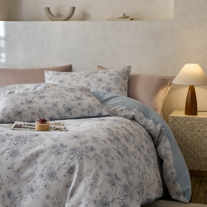 91家纺网 家纺一手货源 找家纺 时年家纺 2025零汗纱™数码印花系列套件 微风与花-蓝