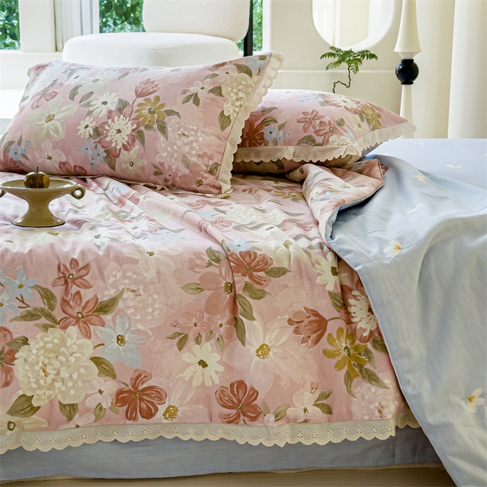 91家纺网 家纺一手货源 找家纺 被窝家纺 2025新款全棉花边大豆夏被四件套 晚色芳莲-粉