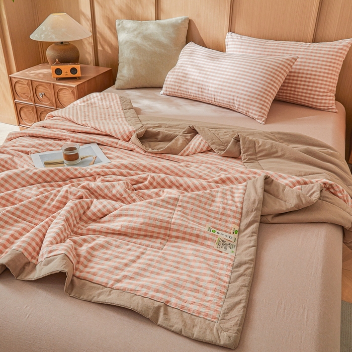 91家纺网 家纺一手货源 找家纺 猎鹿人家纺 A类水洗棉新疆棉花夏被 粉小格