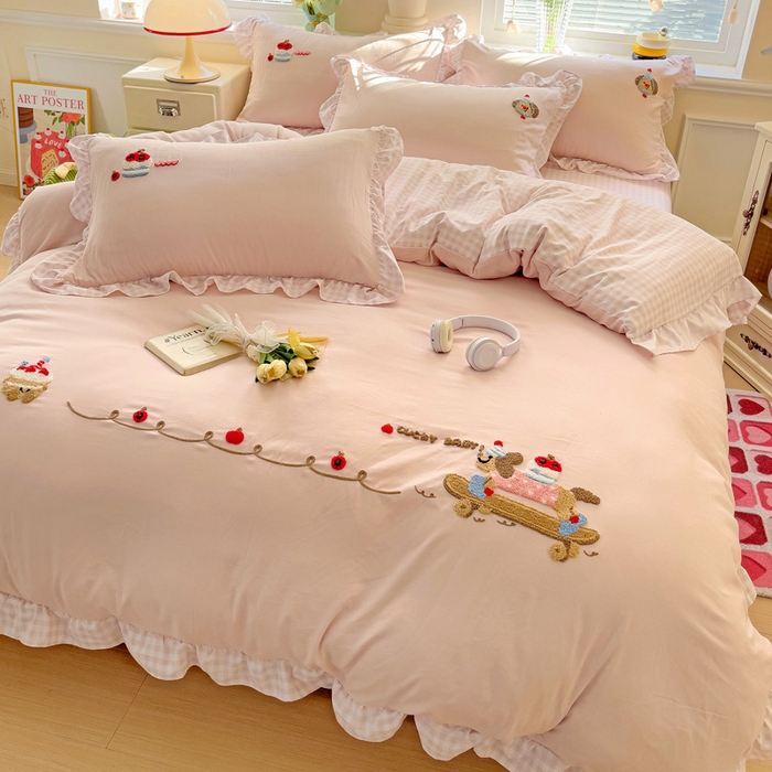 91家纺网 家纺一手货源 找家纺 2025新款高克重立体臻棉法式韩版毛巾绣四件套-腊肠狗 腊肠狗-浅粉