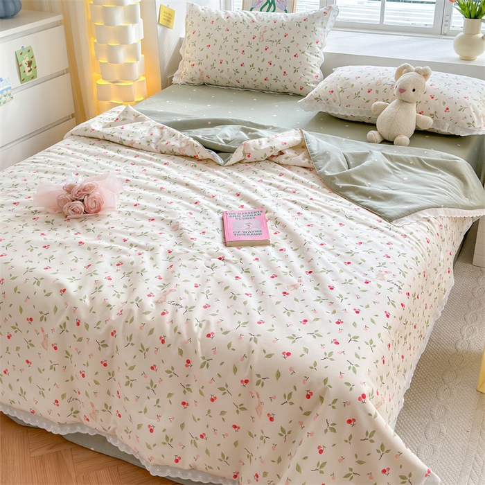 91家纺网 家纺一手货源 找家纺 被窝家纺 2025新款全棉花边大豆夏被四件套 樱花趣