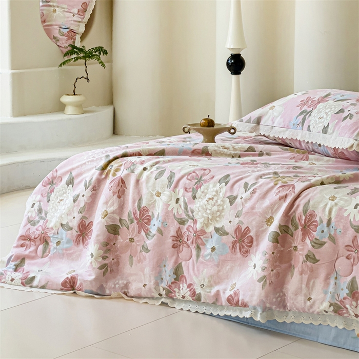 91家纺网 家纺一手货源 找家纺 被窝家纺 2025新款全棉花边大豆夏被四件套 晚色芳莲-粉