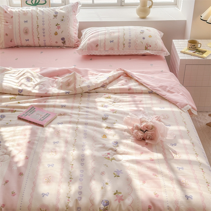 91家纺网 家纺一手货源 找家纺 被窝家纺 2025新款全棉花边大豆夏被四件套 花朵兔兔