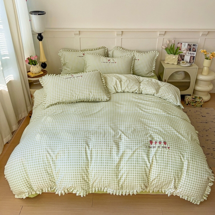 91家纺网 家纺一手货源 找家纺 2025新款高克重立体臻棉法式韩版毛巾绣四件套-草莓之恋 草莓之恋-浅绿