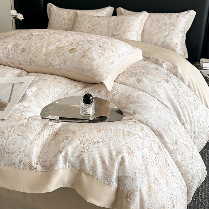 91家纺网 家纺一手货源 找家纺 金阳光家纺 2025新款高级简奢款莱赛尔数码印宽边四件套（带礼盒包装） 春旭恋曲
