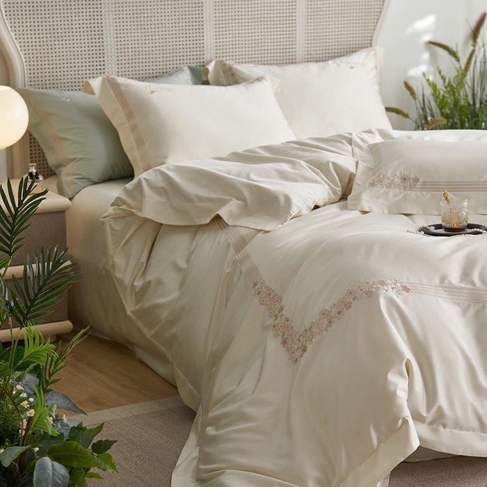 91家纺网 家纺一手货源 找家纺 嗯呢家纺 2025新款A类全棉刺绣四件套 奶茶白