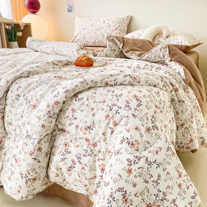 91家纺网 家纺一手货源 找家纺 宜家坊 2025新款水洗棉糯小棉夏被夏被四件套四季被春秋被单人学生双人被子被芯 浅花忆梦