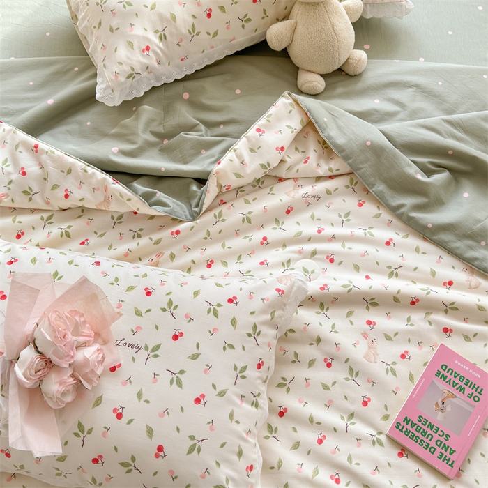 91家纺网 家纺一手货源 找家纺 被窝家纺 2025新款全棉花边大豆夏被四件套 樱花趣